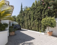 Resale - Villa - Marbella - Los Monteros