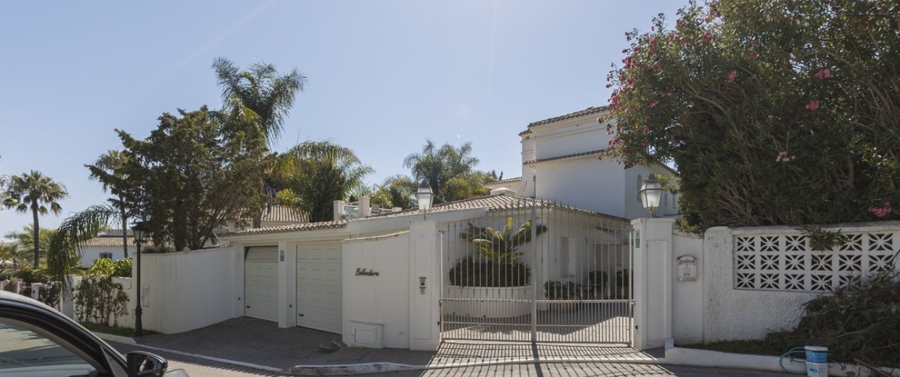 Resale - Villa - Marbella - Los Monteros