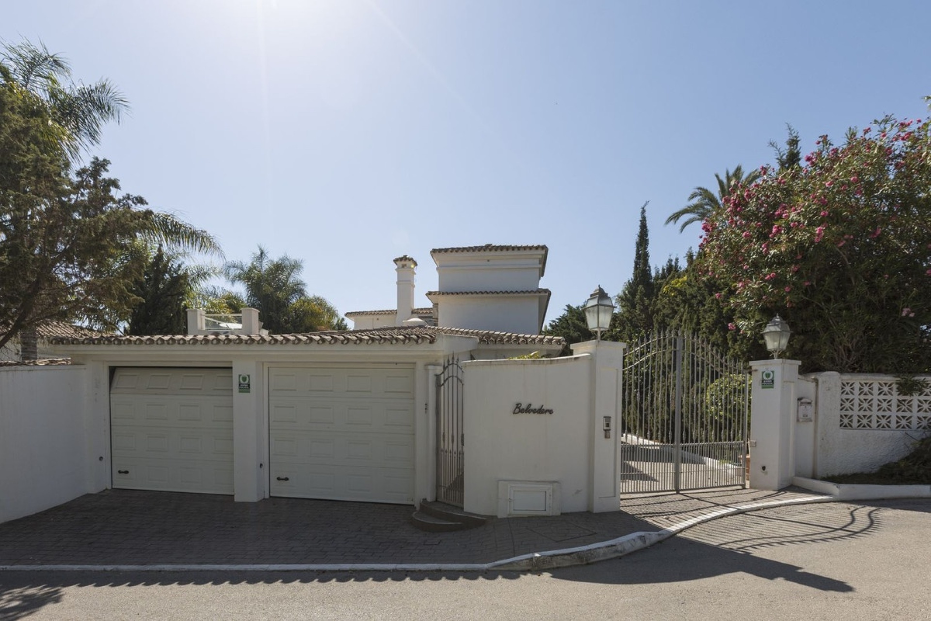 Resale - Villa - Marbella - Los Monteros