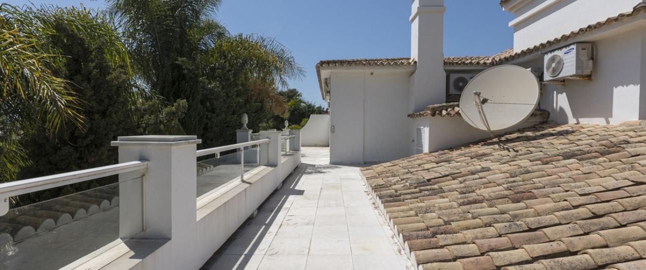 Resale - Villa - Marbella - Los Monteros
