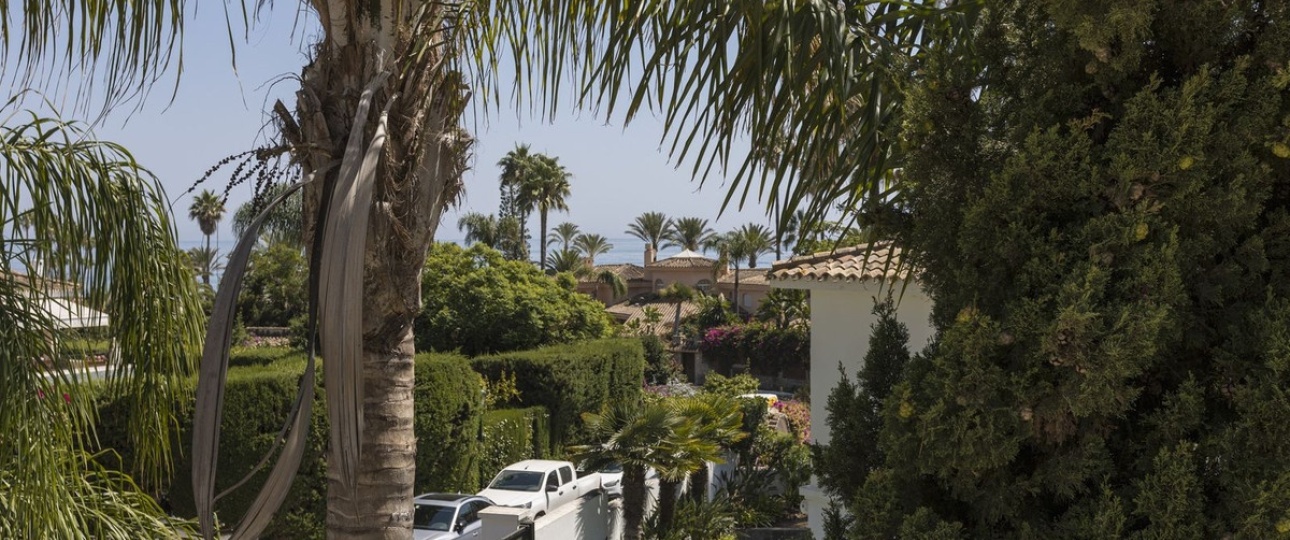 Resale - Villa - Marbella - Los Monteros