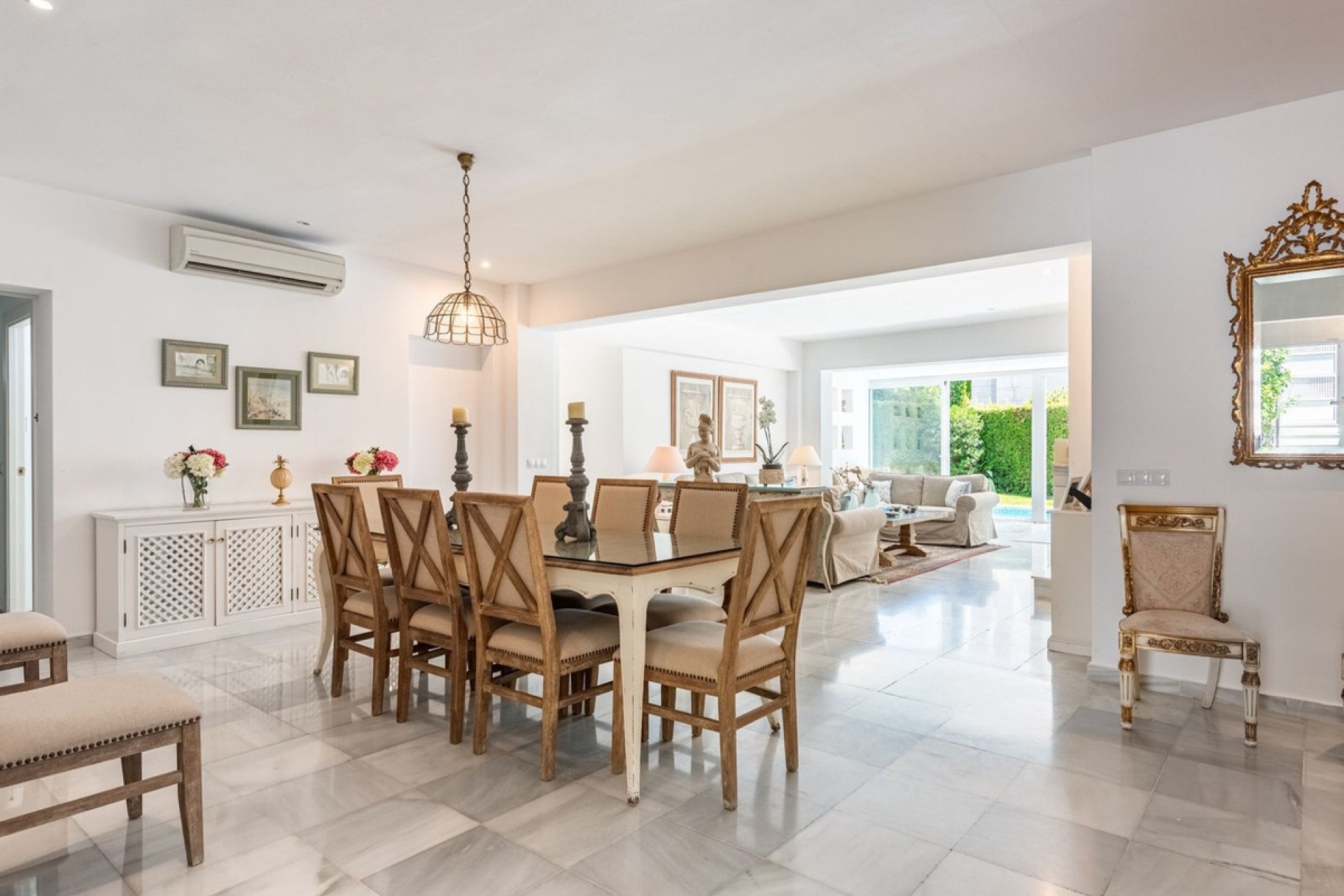 Resale - Villa - Marbella - Los Monteros