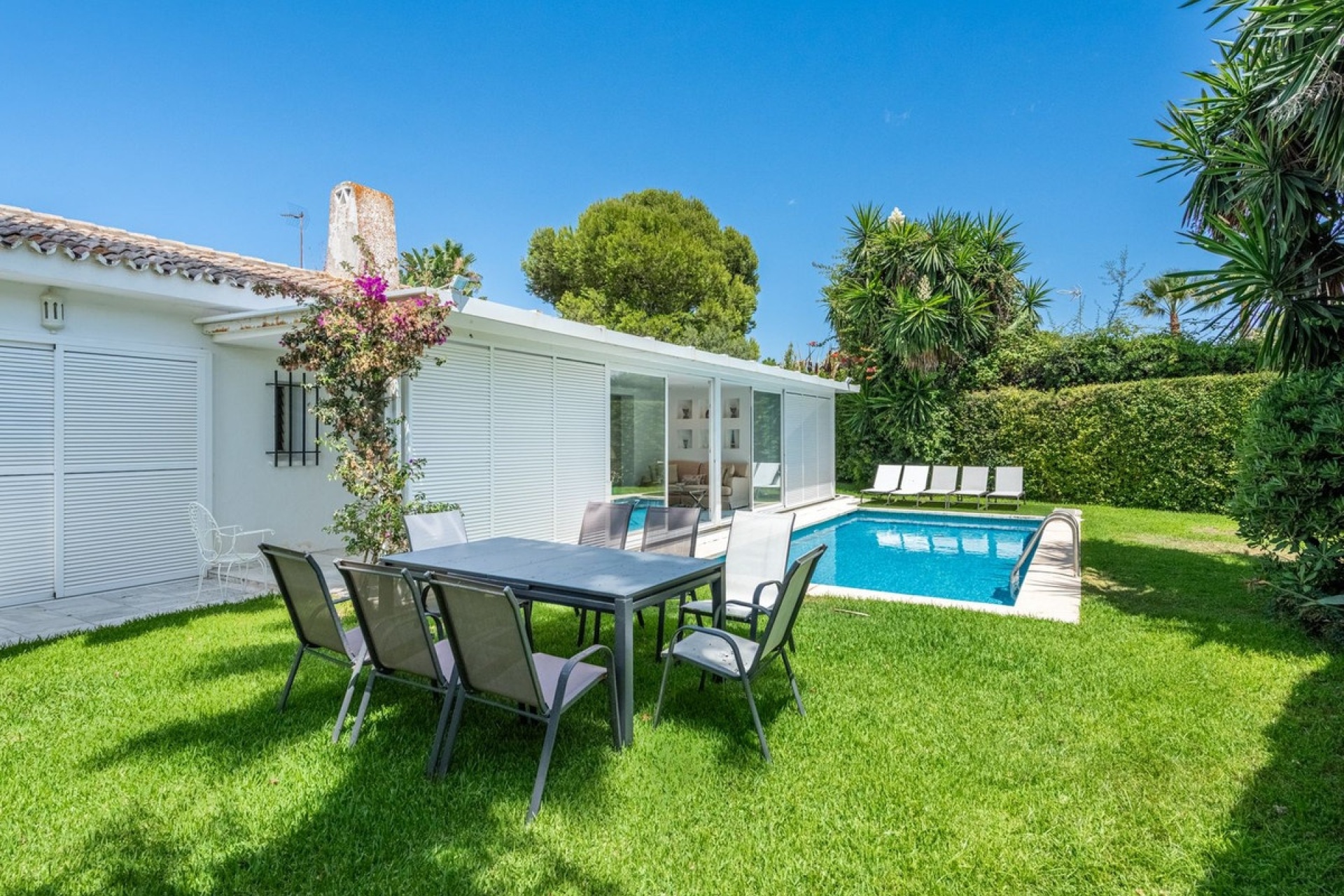 Resale - Villa - Marbella - Los Monteros