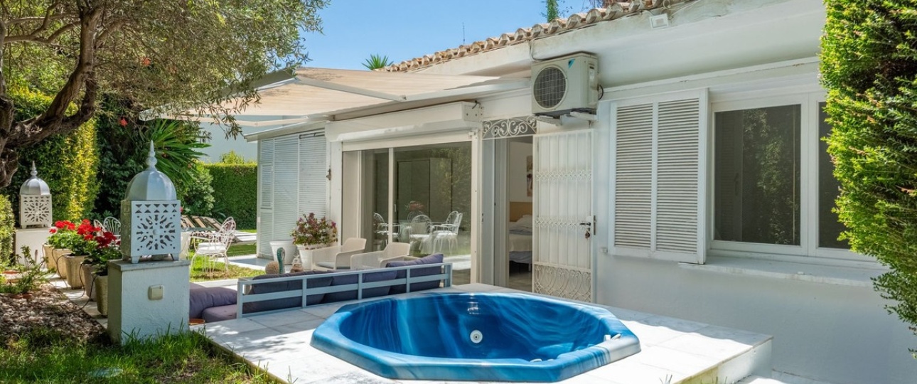 Resale - Villa - Marbella - Los Monteros