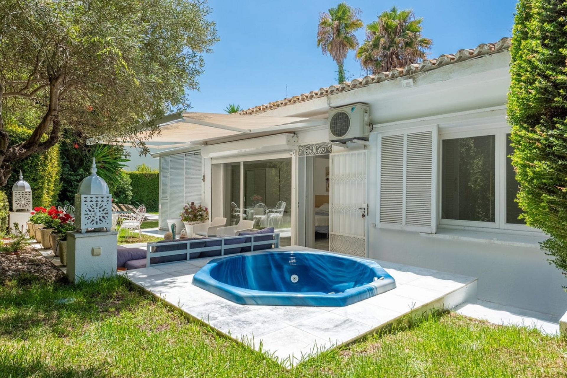 Resale - Villa - Marbella - Los Monteros