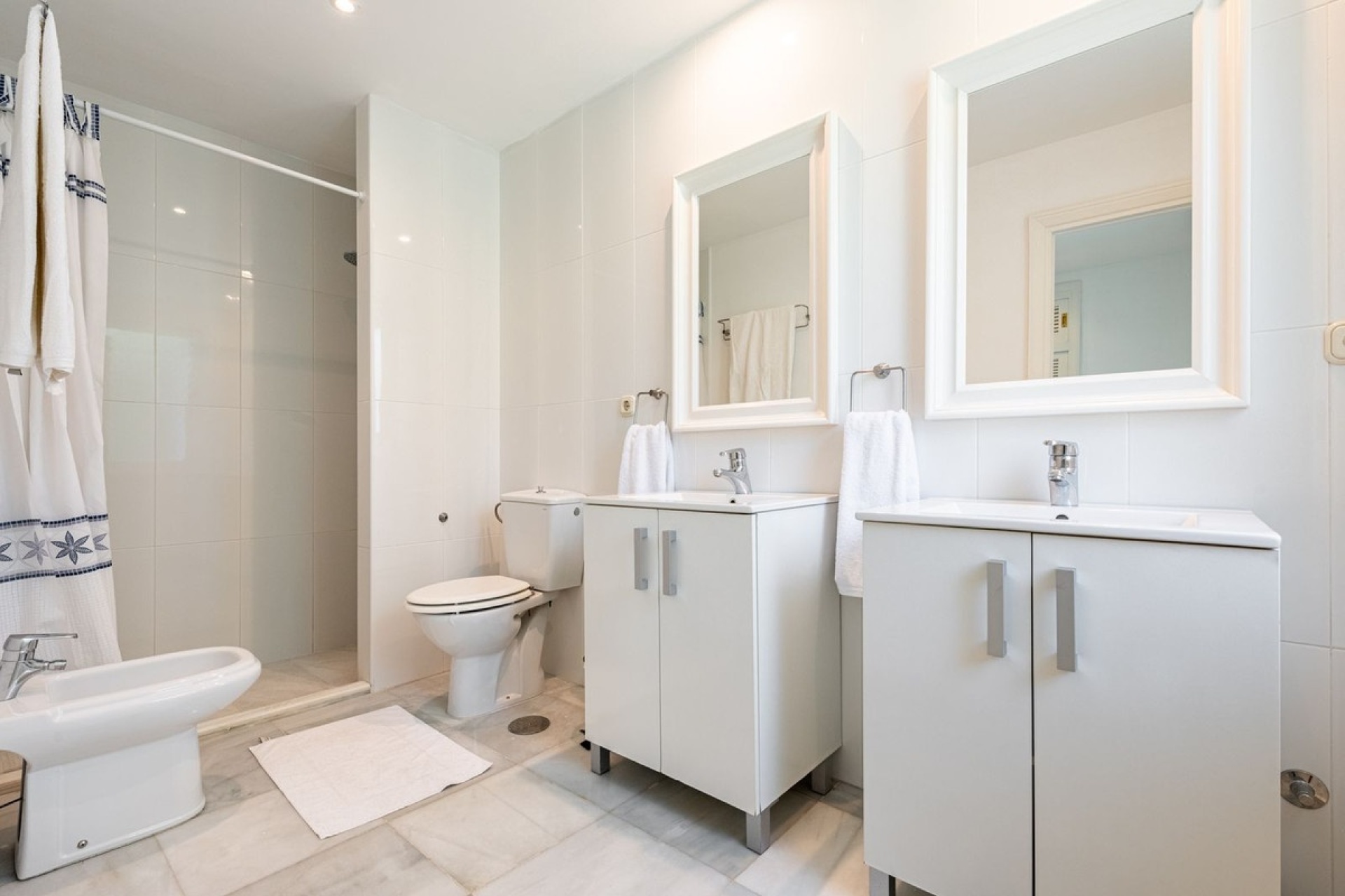 Resale - Villa - Marbella - Los Monteros
