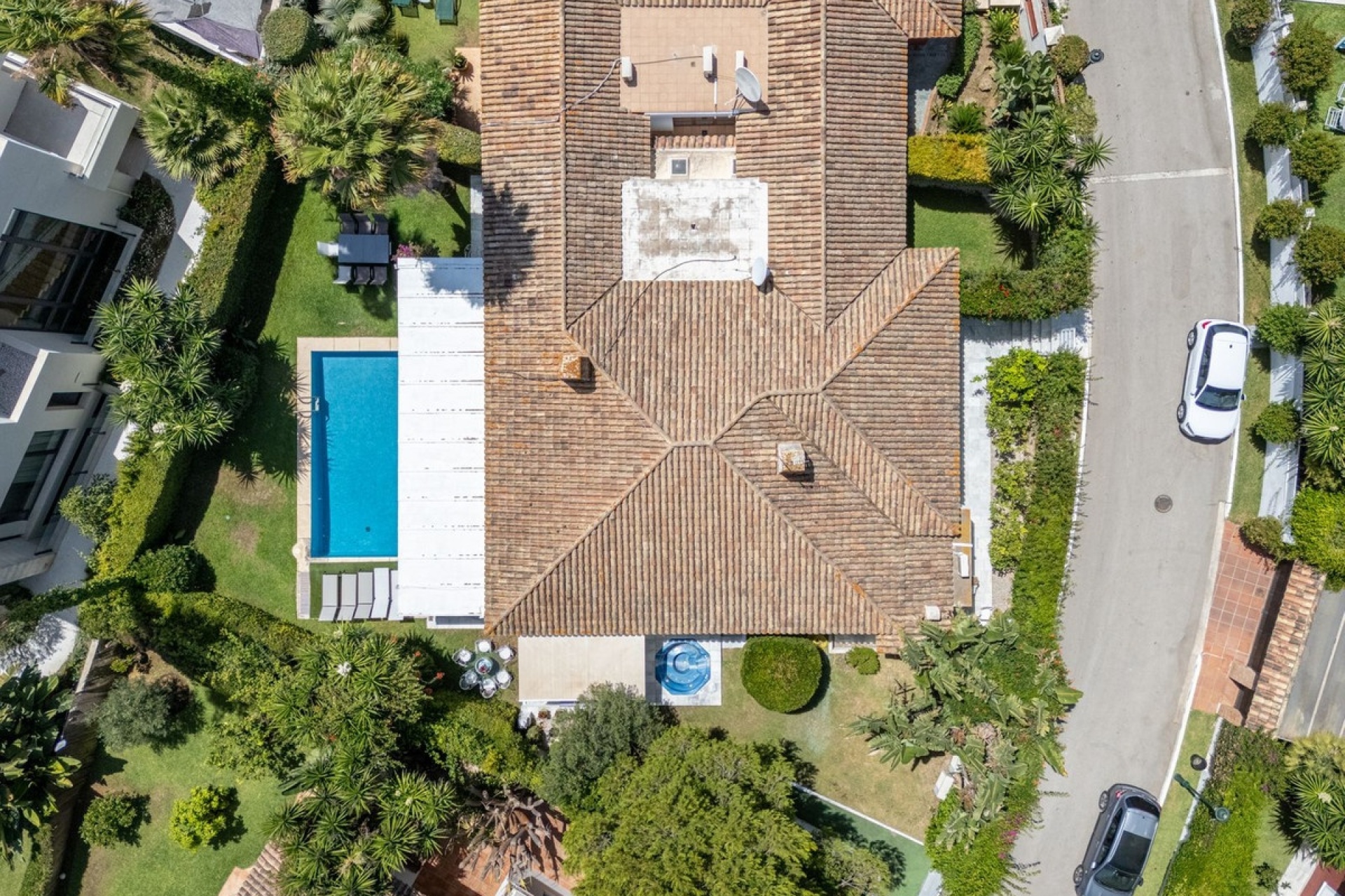 Resale - Villa - Marbella - Los Monteros