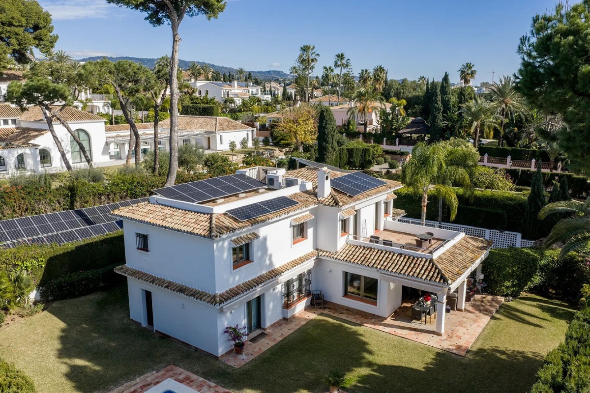 Resale - Villa - Marbella - Los Monteros