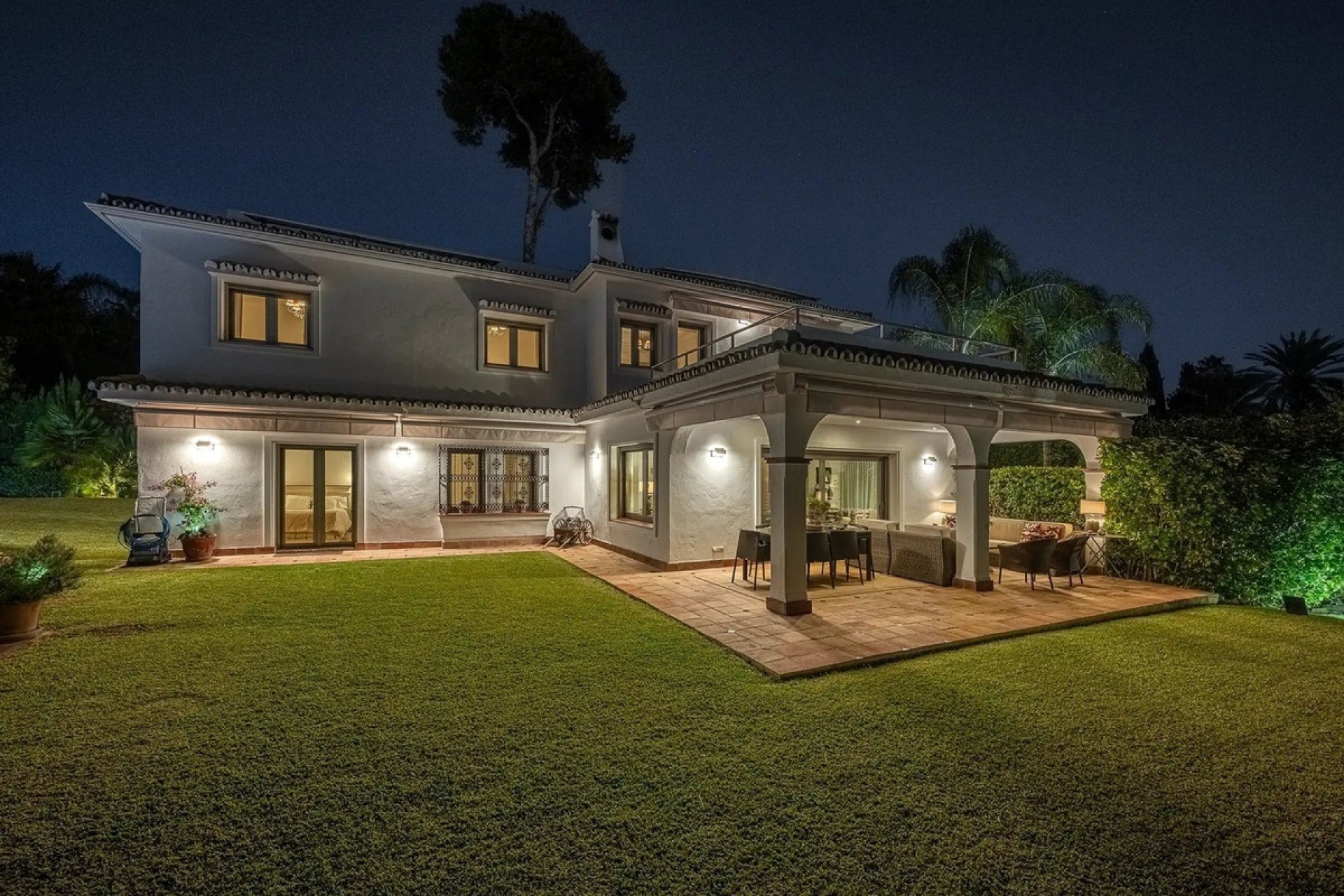 Resale - Villa - Marbella - Los Monteros
