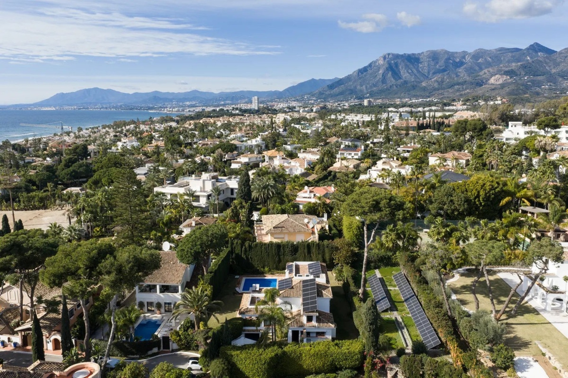 Resale - Villa - Marbella - Los Monteros