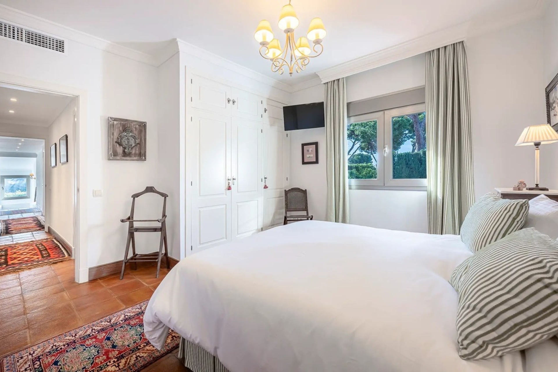 Resale - Villa - Marbella - Los Monteros