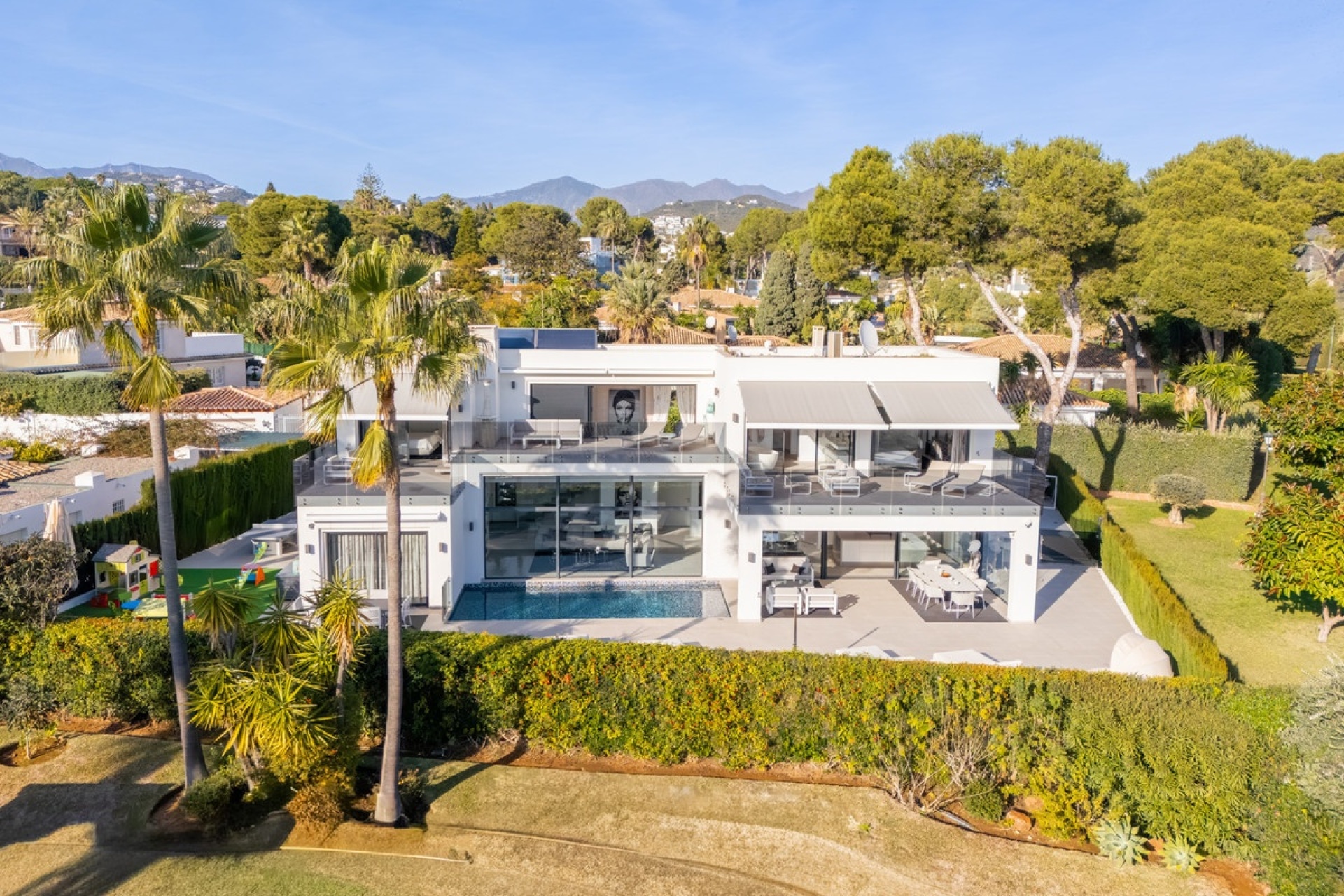 Resale - Villa - Marbella - Los Monteros