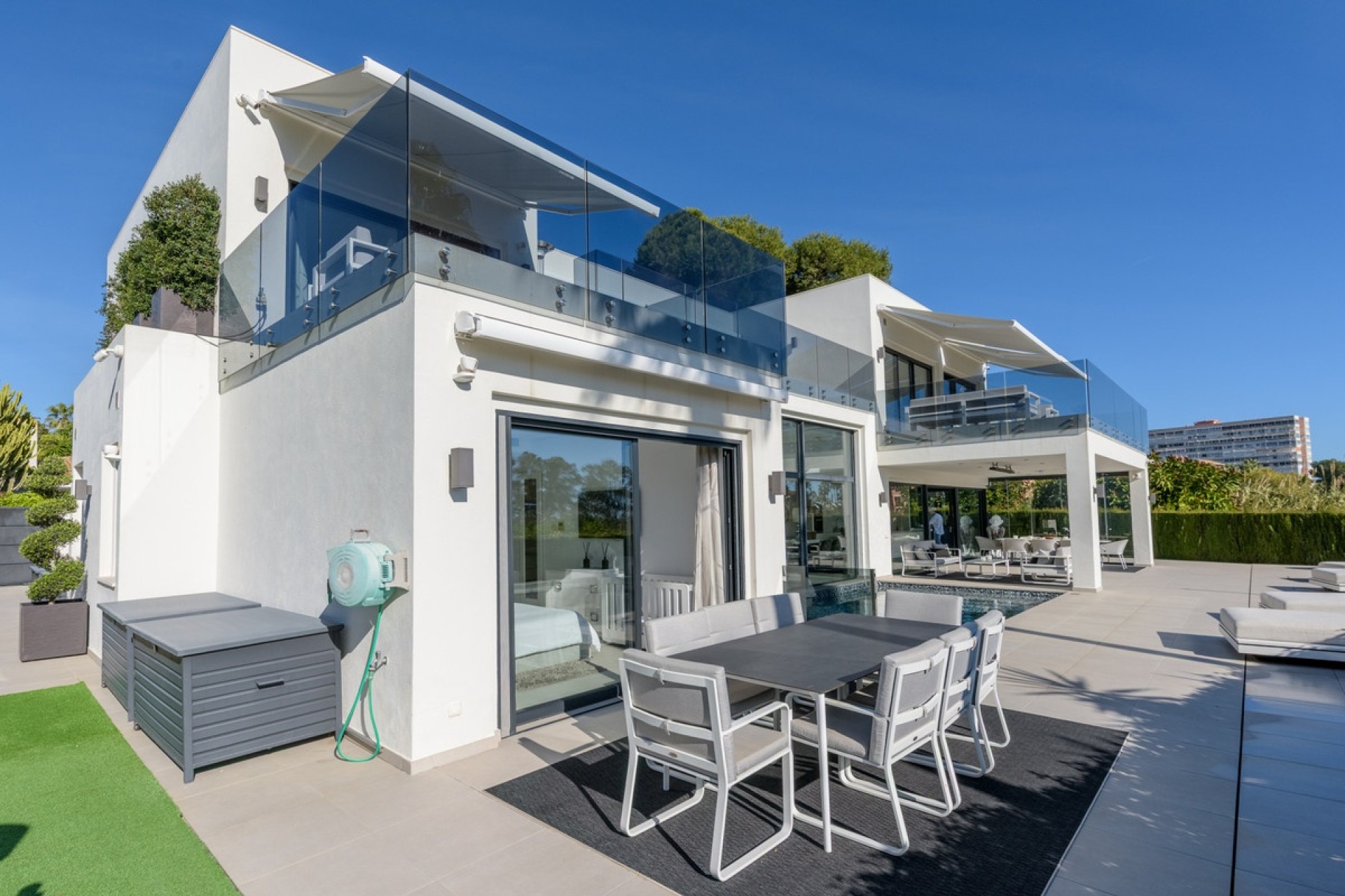Resale - Villa - Marbella - Los Monteros