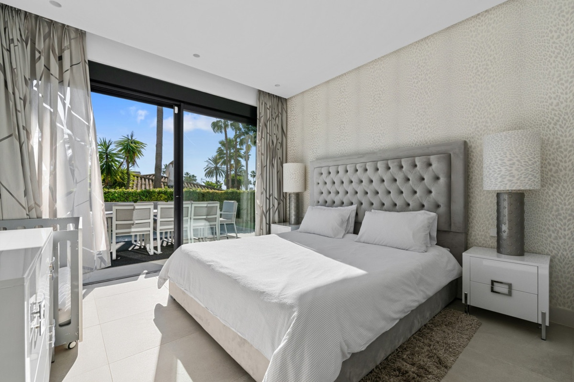 Resale - Villa - Marbella - Los Monteros
