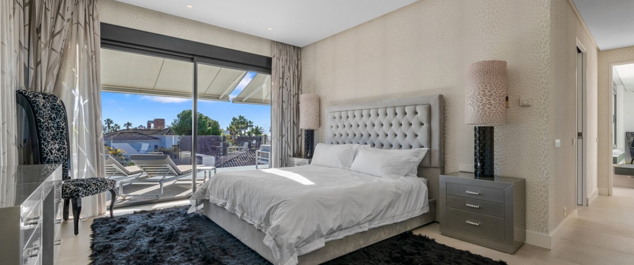 Resale - Villa - Marbella - Los Monteros