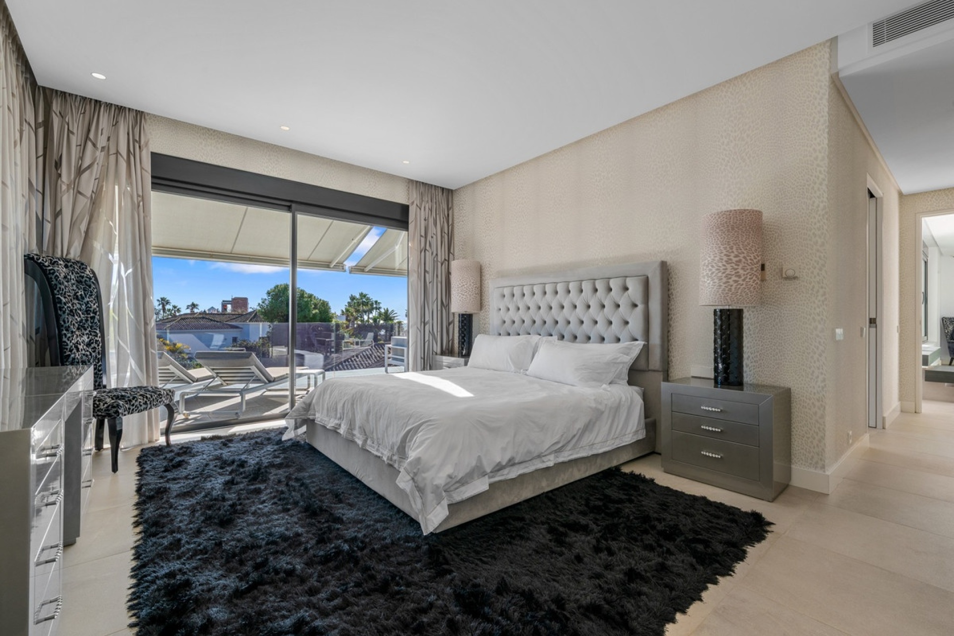 Resale - Villa - Marbella - Los Monteros