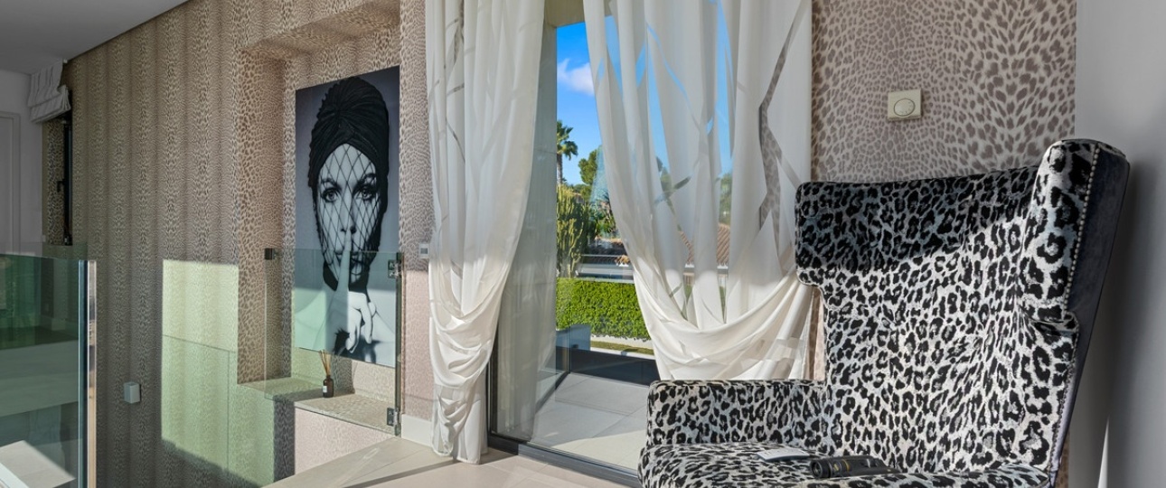 Resale - Villa - Marbella - Los Monteros