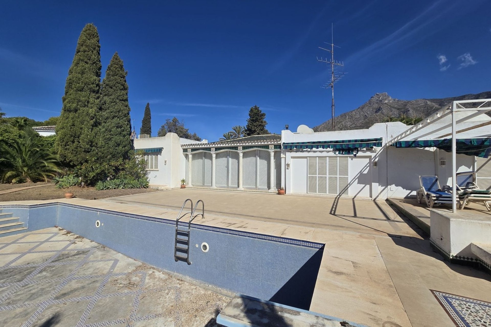 Resale - Villa - Marbella - Marbella Centro
