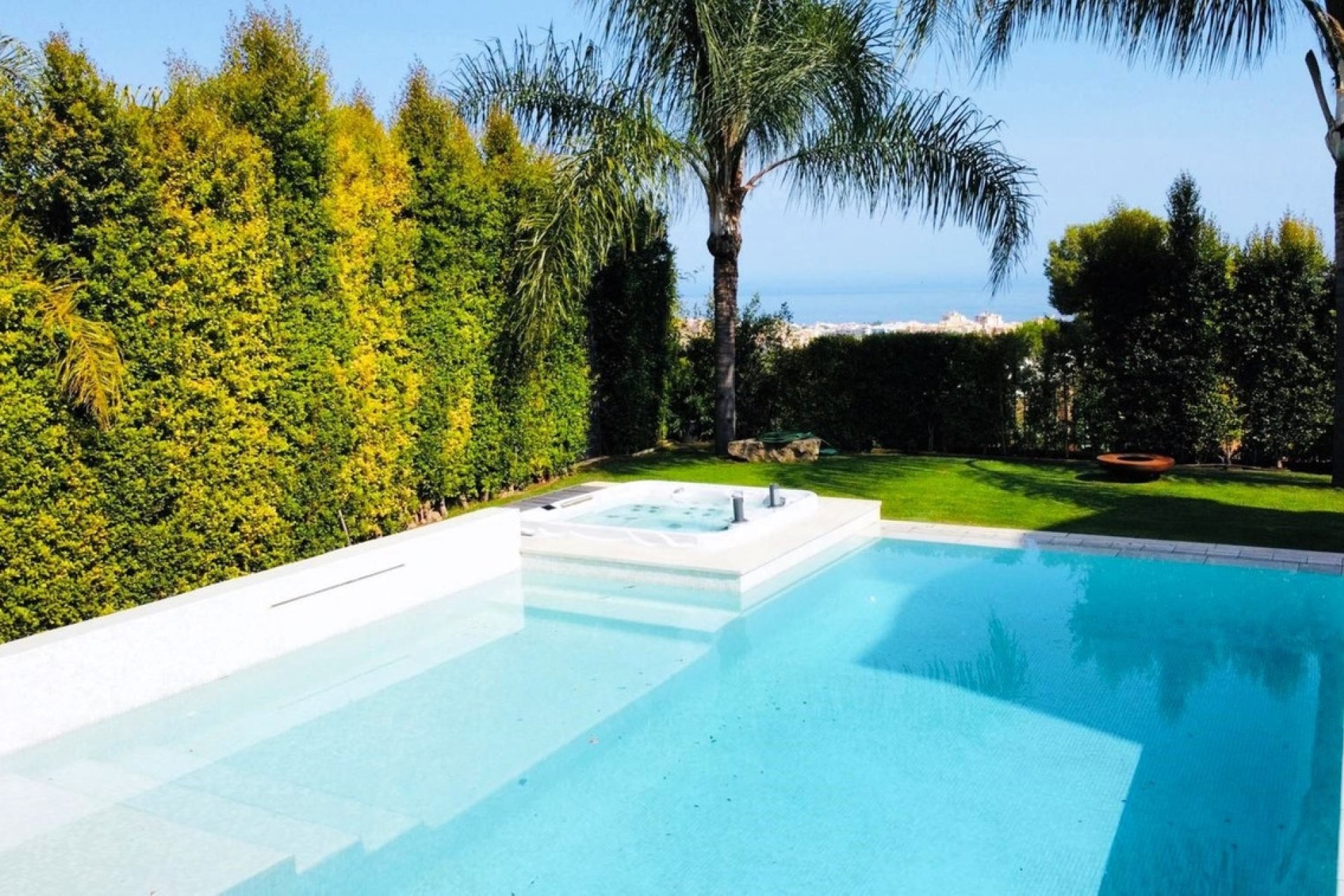 Resale - Villa - Marbella - Marbella Centro