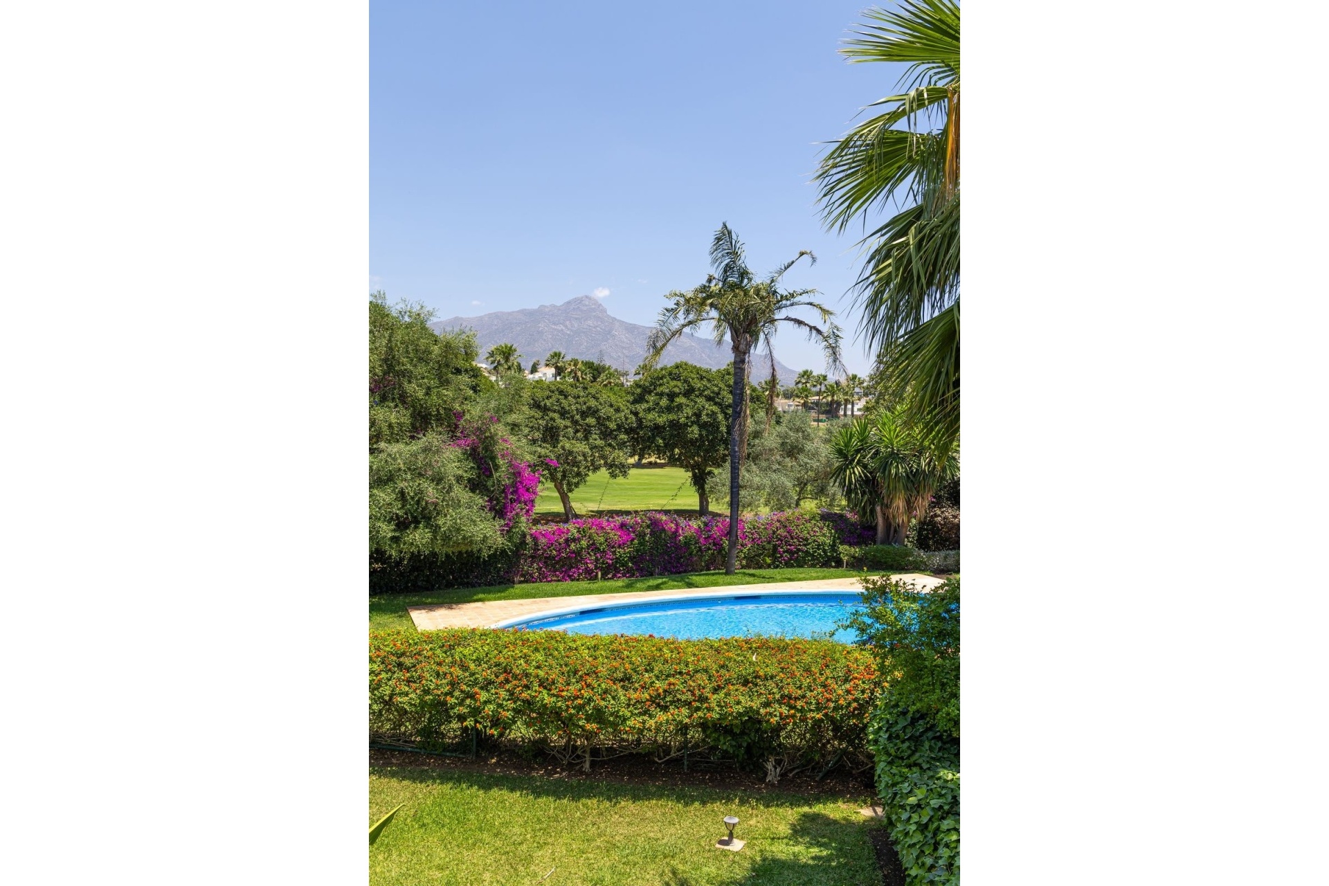 Resale - Villa - Marbella - Marbella Centro