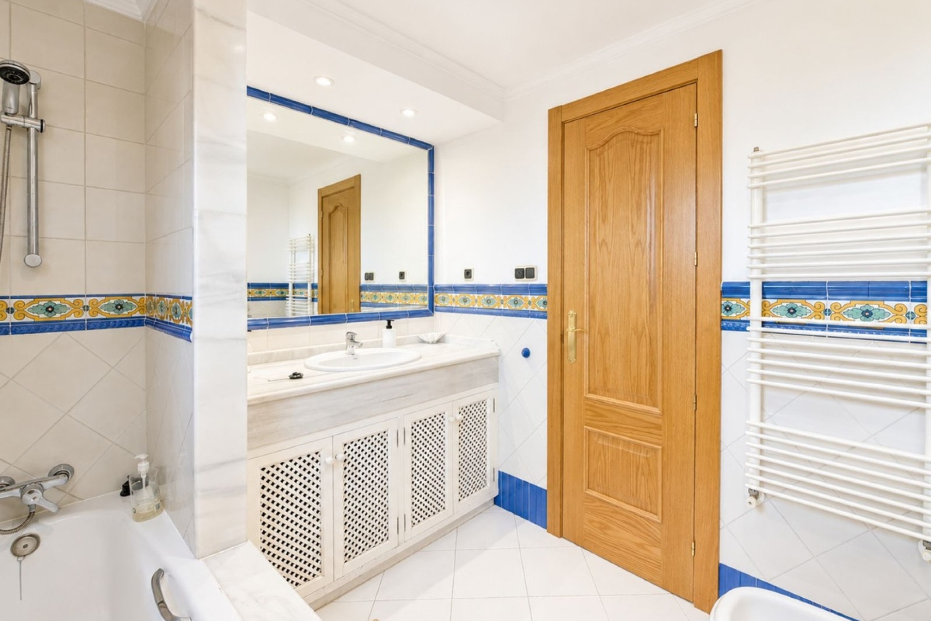 Resale - Villa - Marbella - Marbella Centro