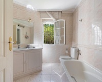 Resale - Villa - Marbella - Marbella Centro