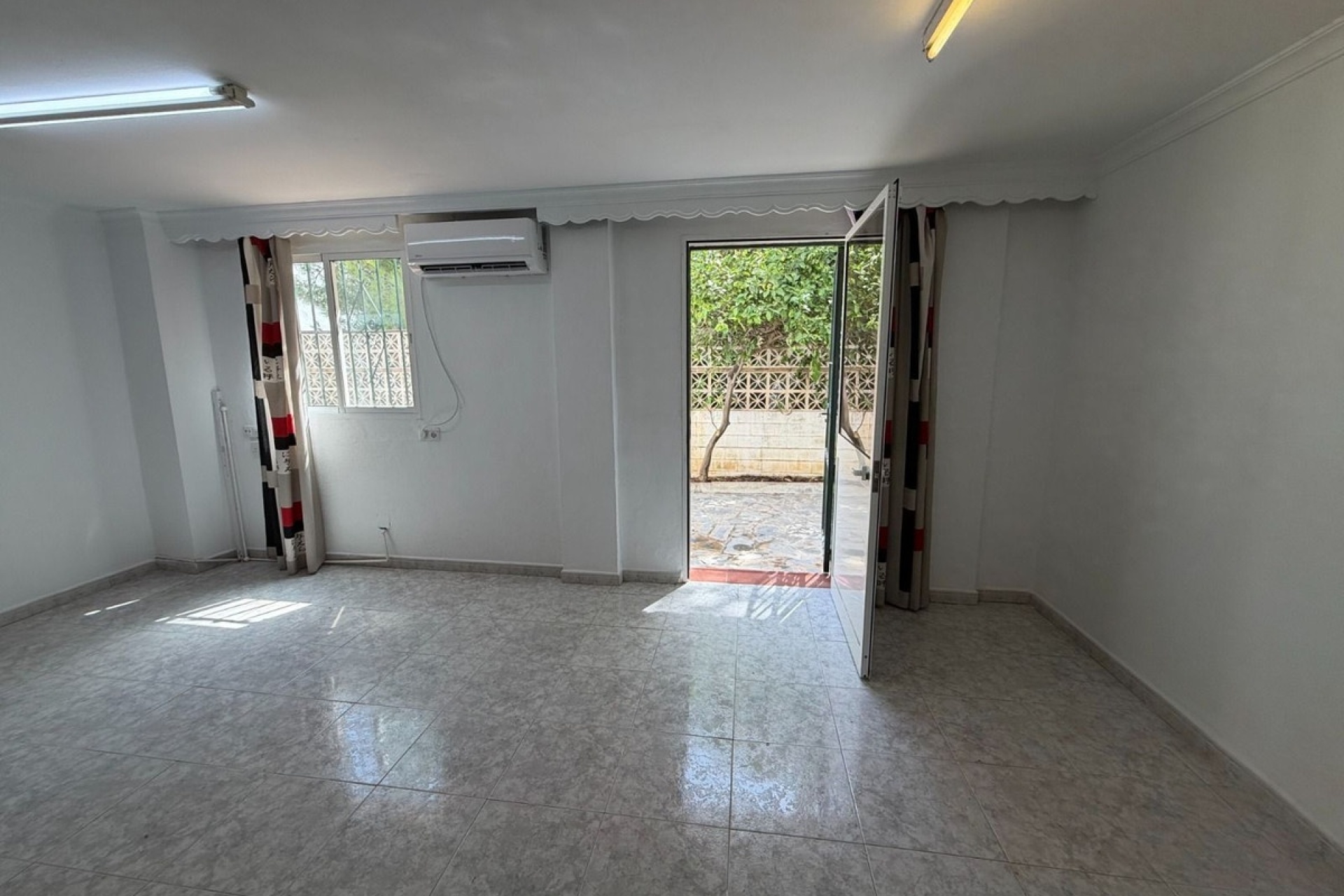 Resale - Villa - Marbella - Marbella Centro