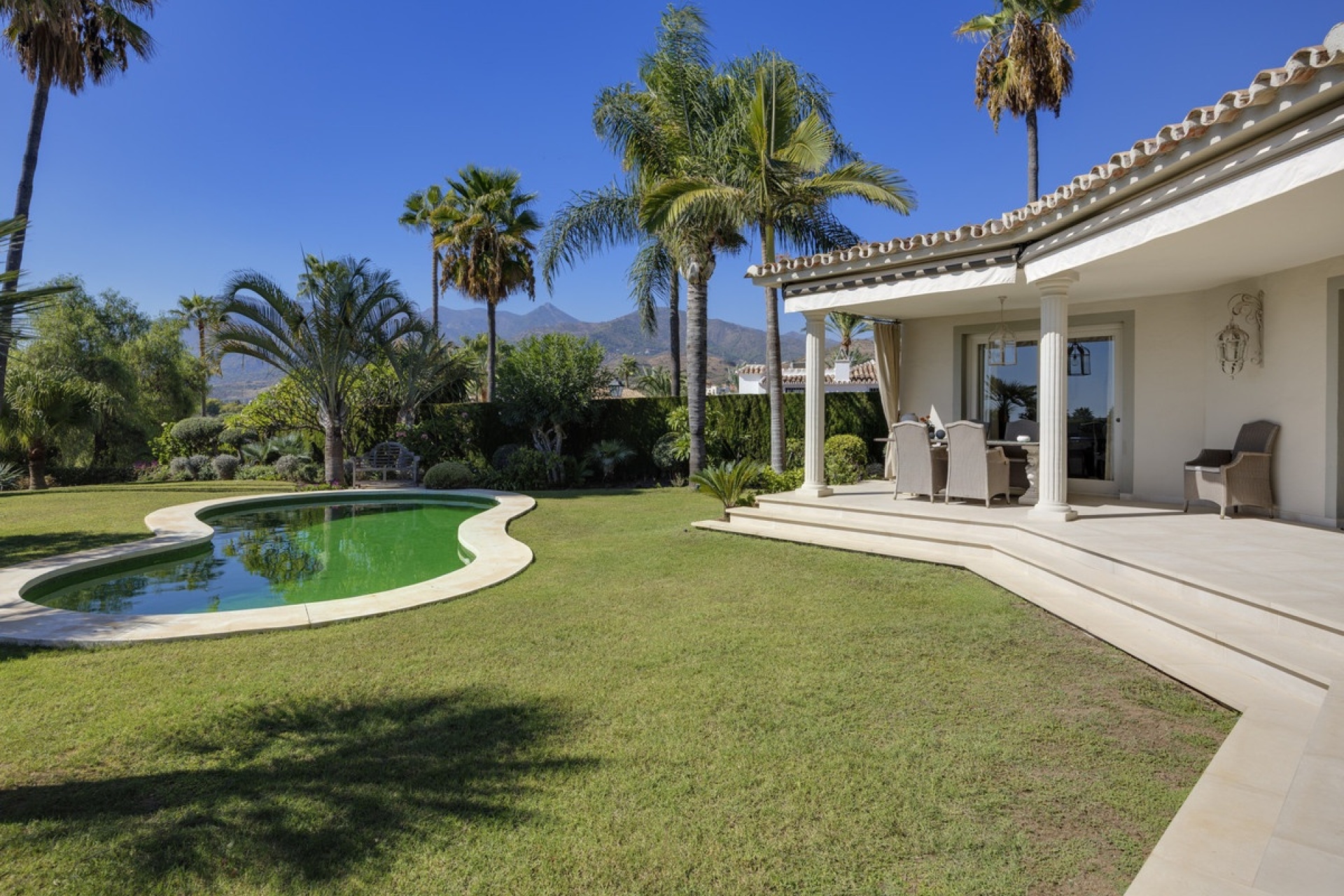 Resale - Villa - Marbella - Marbella Centro