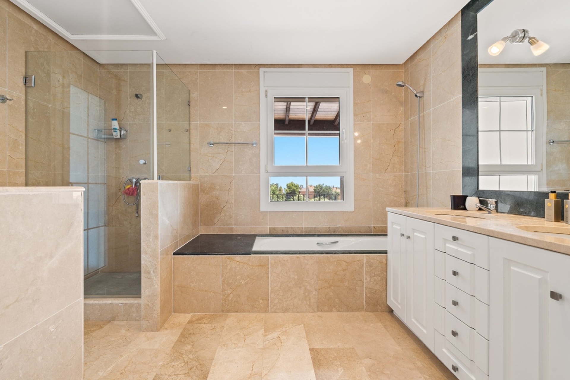 Resale - Villa - Marbella - Marbella Centro
