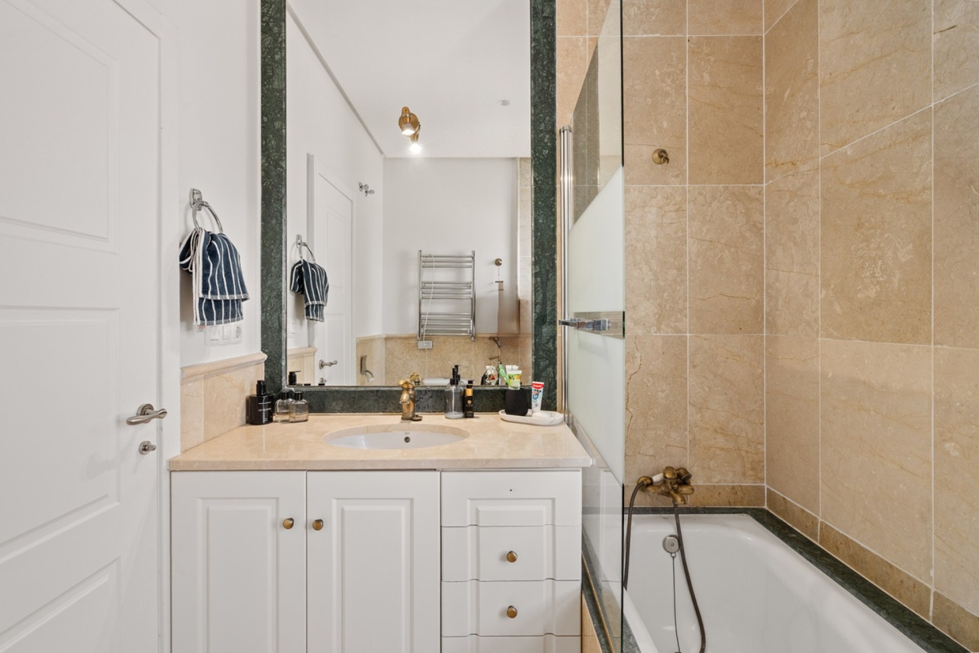 Resale - Villa - Marbella - Marbella Centro