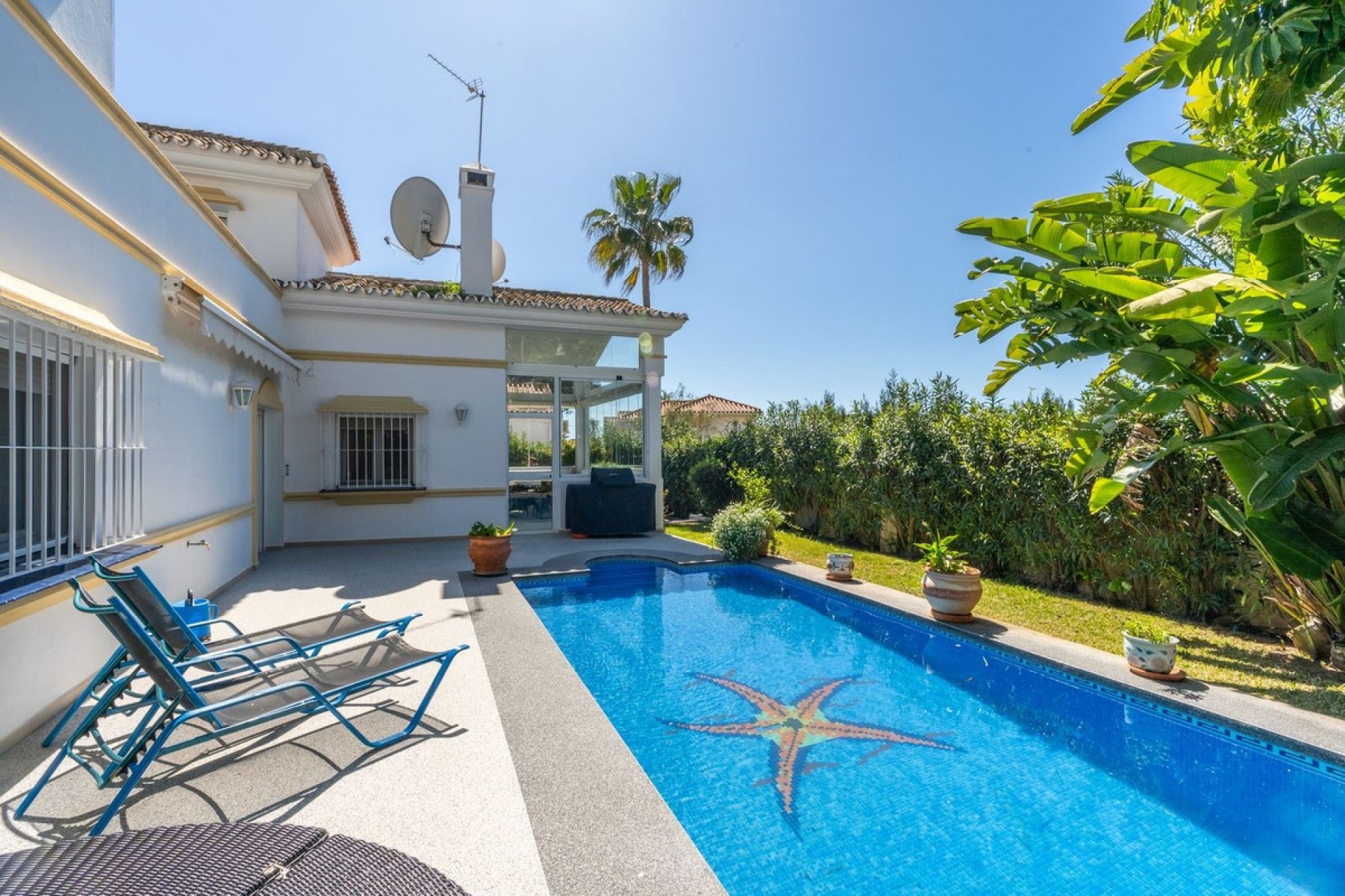 Resale - Villa - Marbella - Marbesa