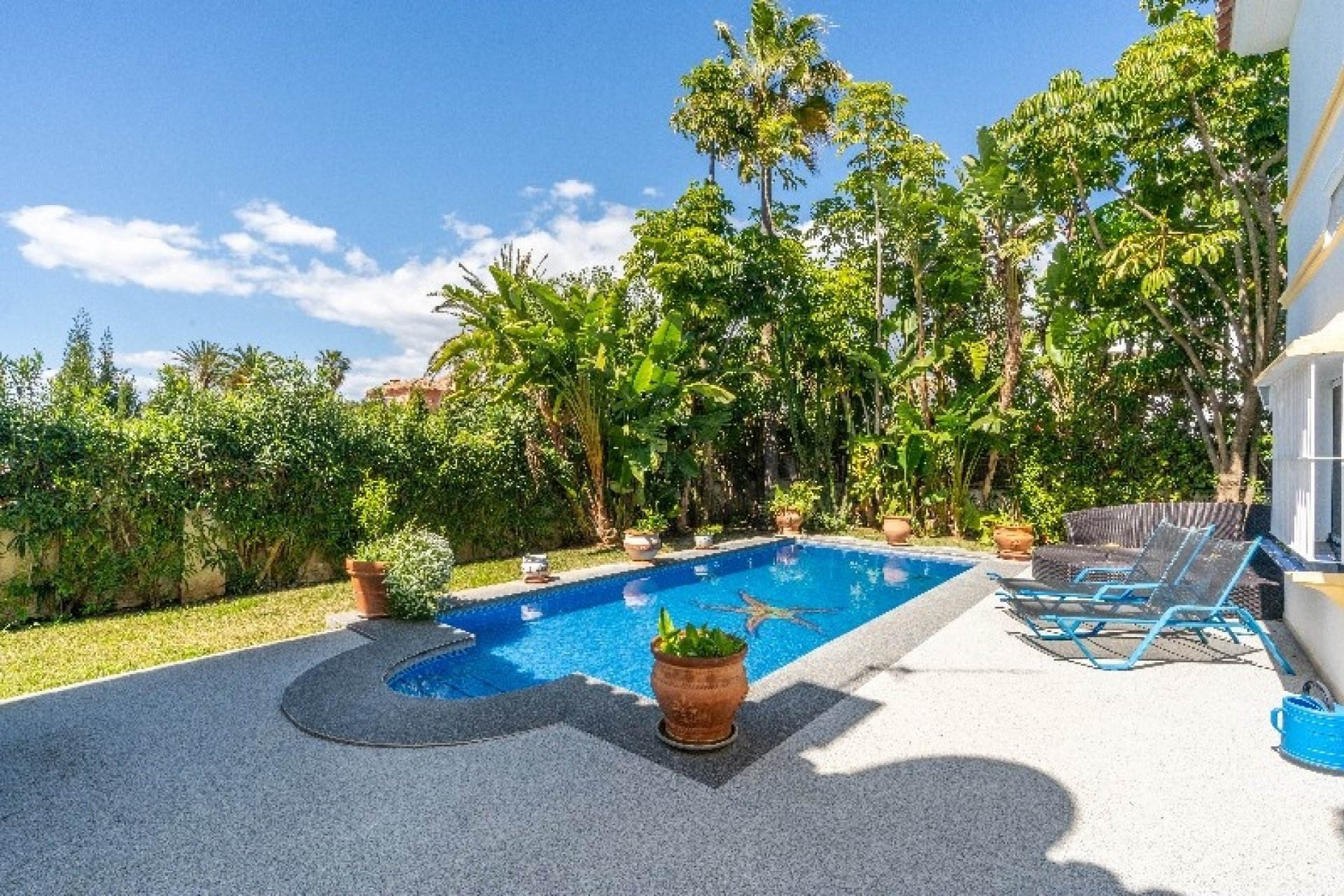 Resale - Villa - Marbella - Marbesa