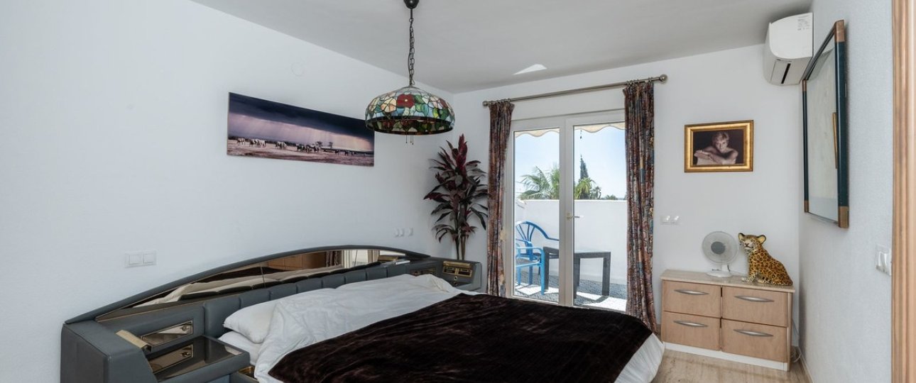 Resale - Villa - Marbella - Marbesa
