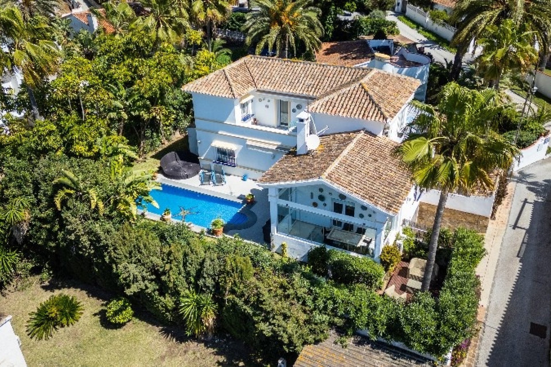 Resale - Villa - Marbella - Marbesa