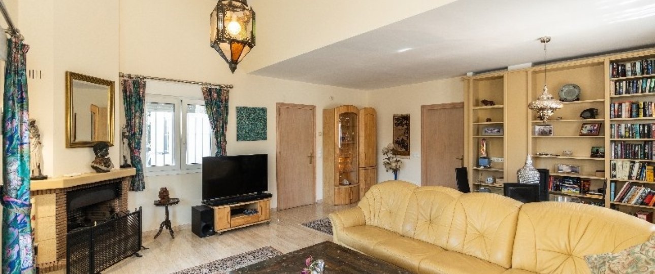 Resale - Villa - Marbella - Marbesa