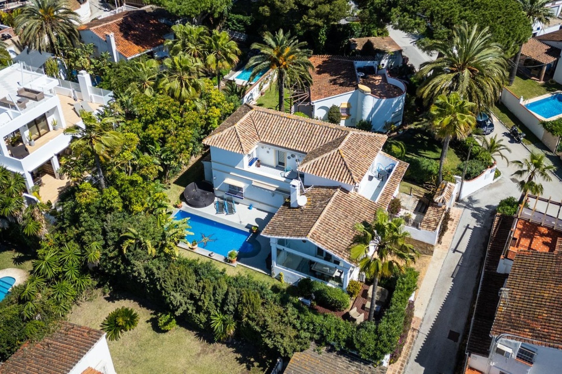 Resale - Villa - Marbella - Marbesa