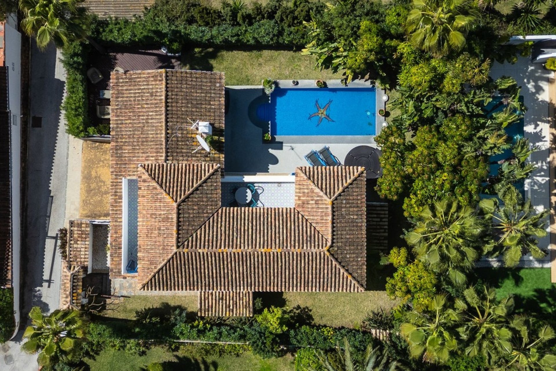 Resale - Villa - Marbella - Marbesa