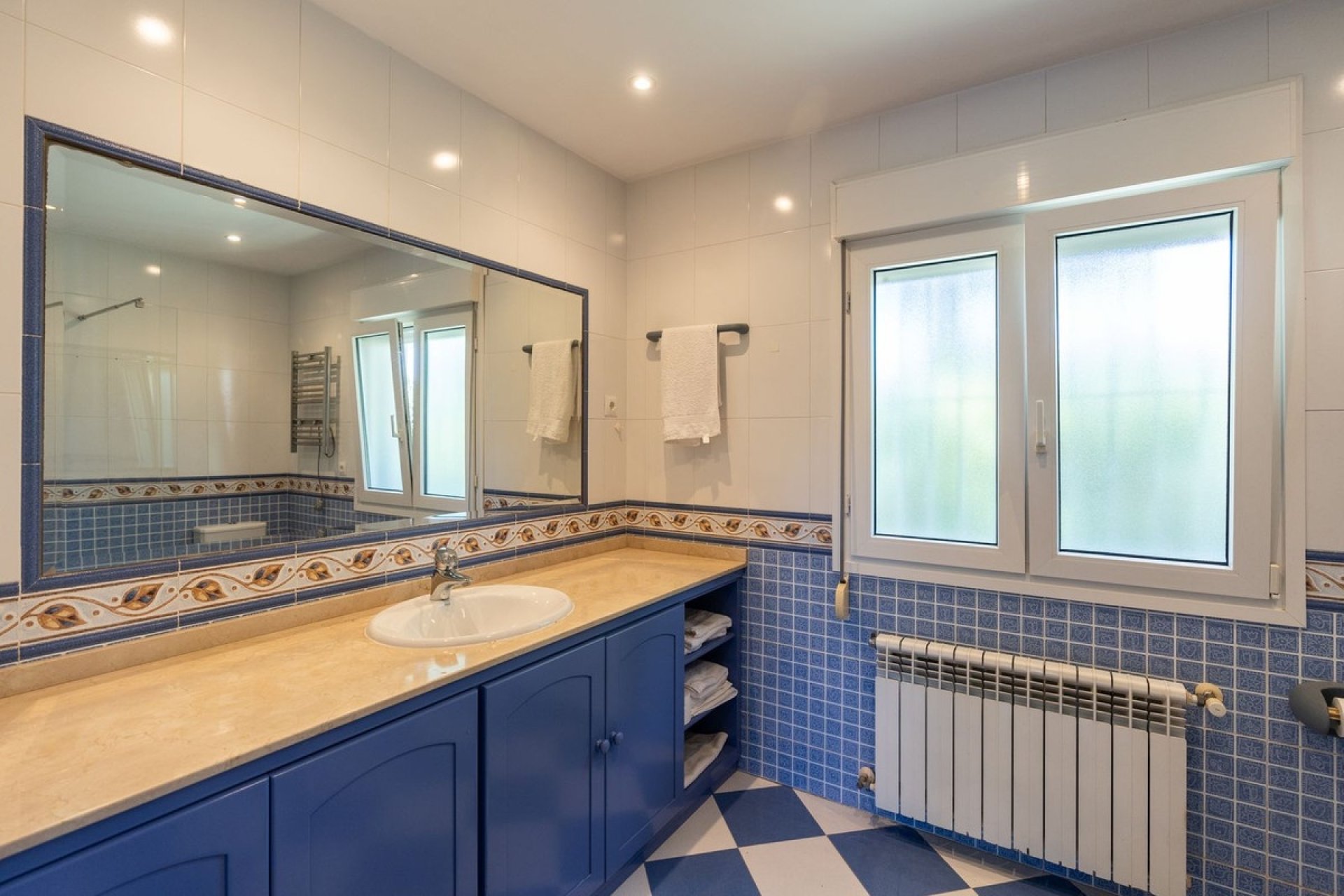 Resale - Villa - Marbella - Marbesa