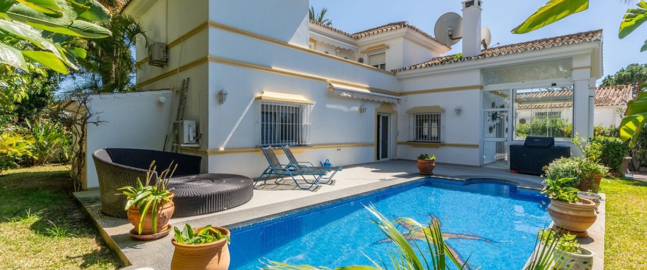 Resale - Villa - Marbella - Marbesa