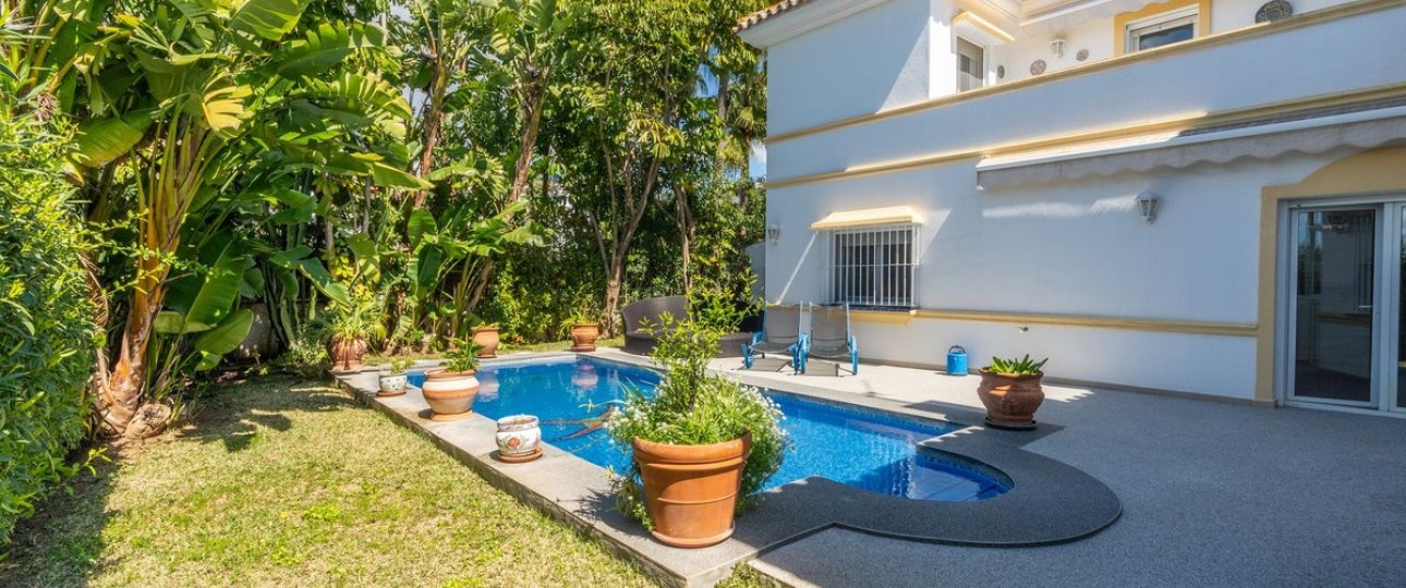 Resale - Villa - Marbella - Marbesa
