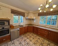 Resale - Villa - Marbella - Marbesa