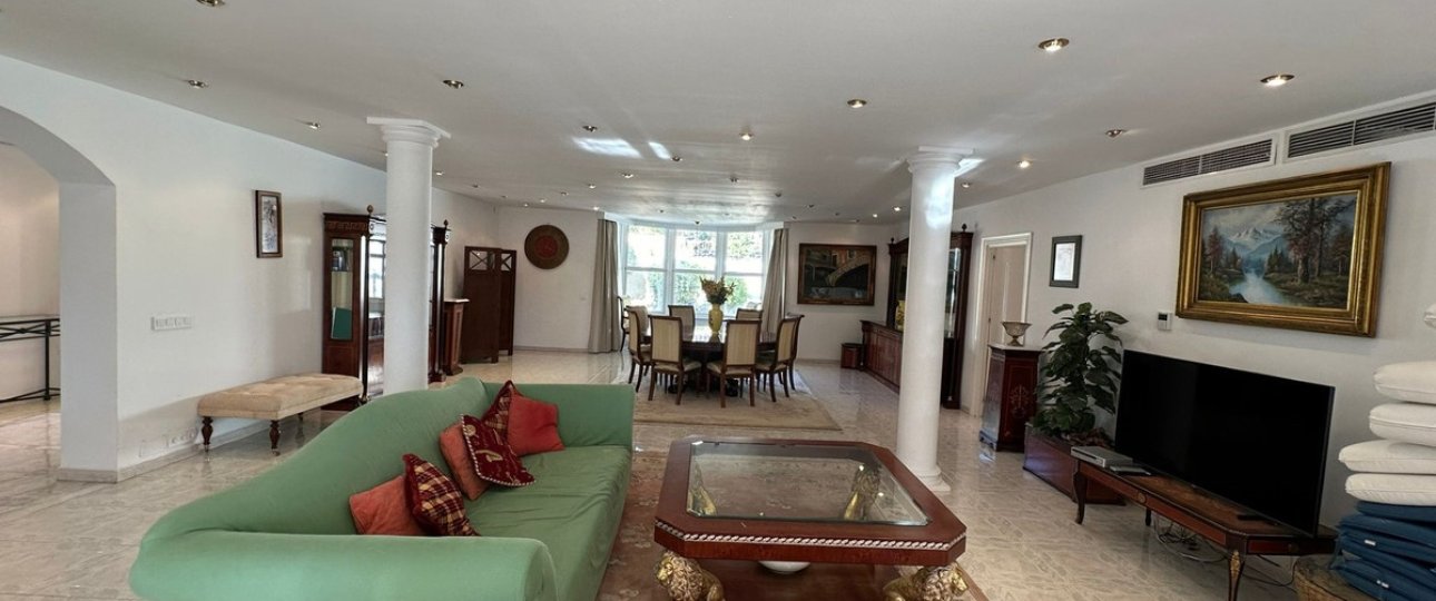 Resale - Villa - Marbella - Marbesa