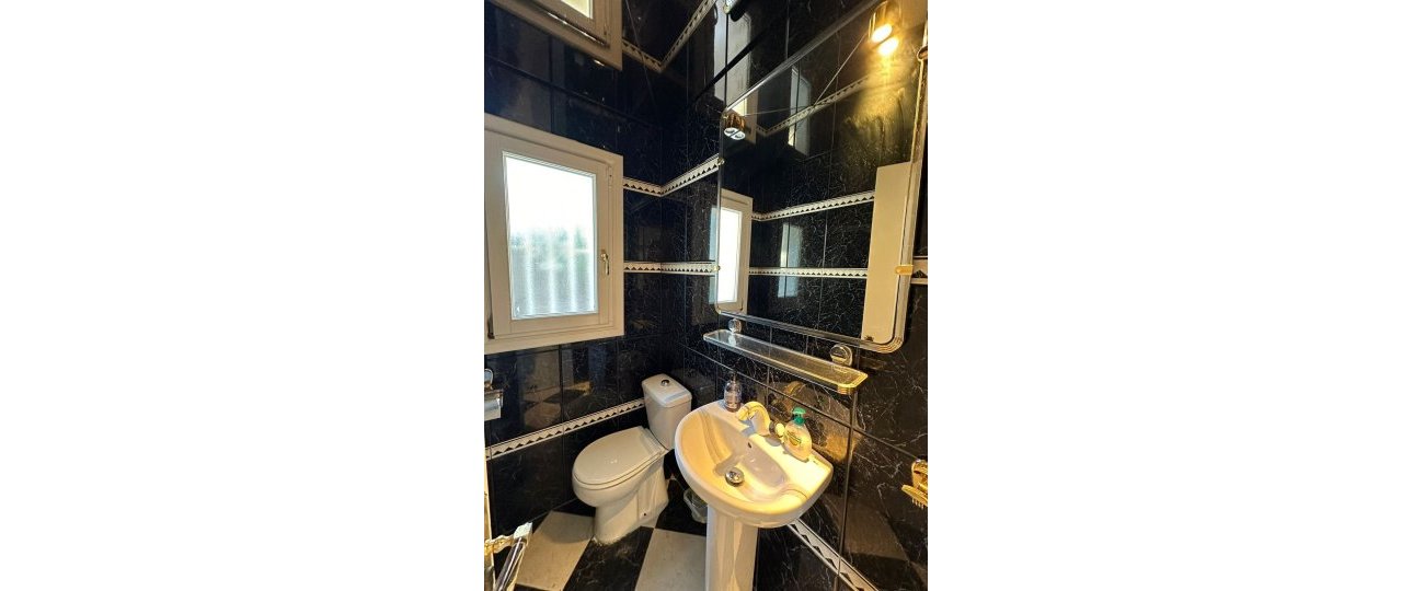 Resale - Villa - Marbella - Marbesa