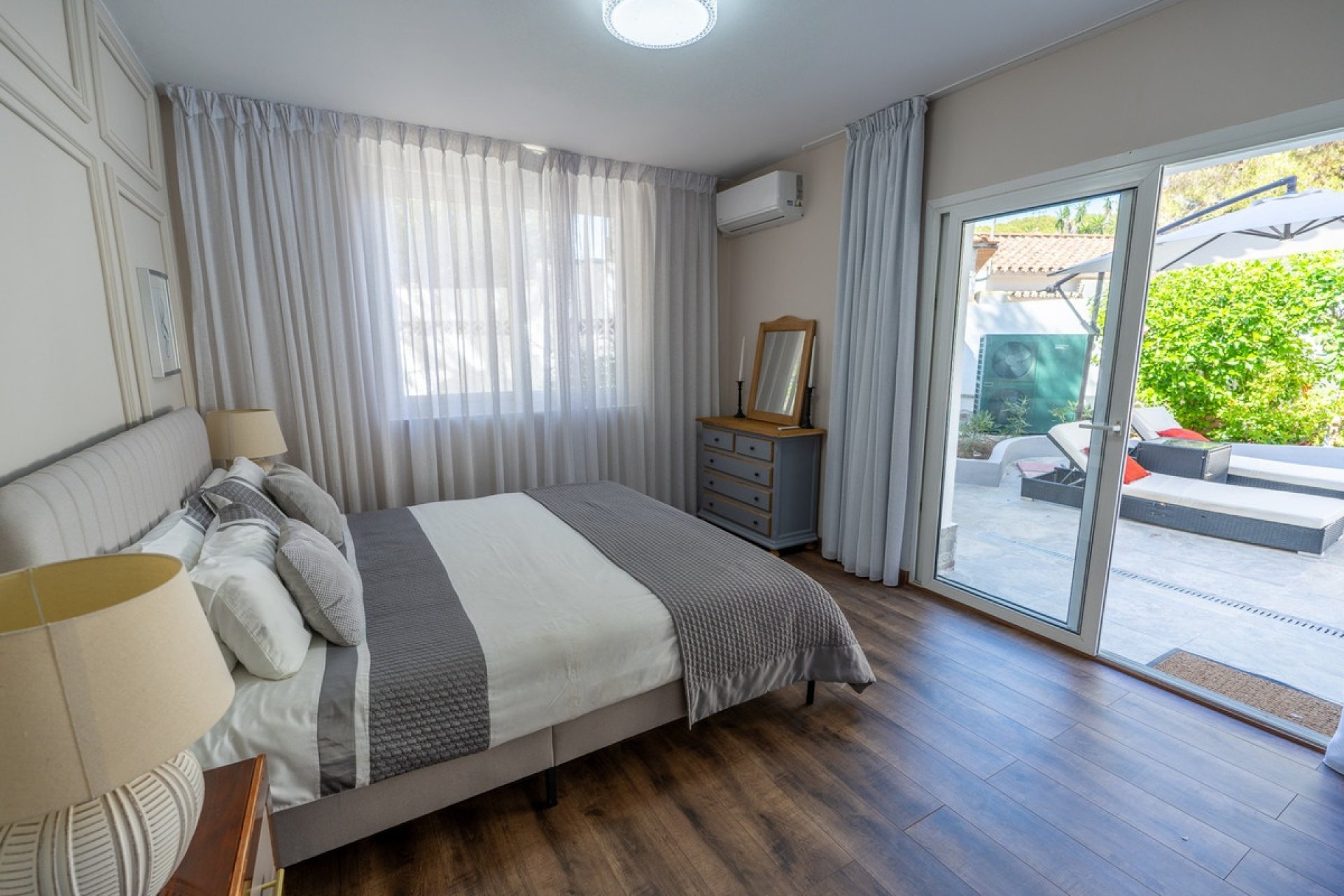 Resale - Villa - Marbella - Marbesa