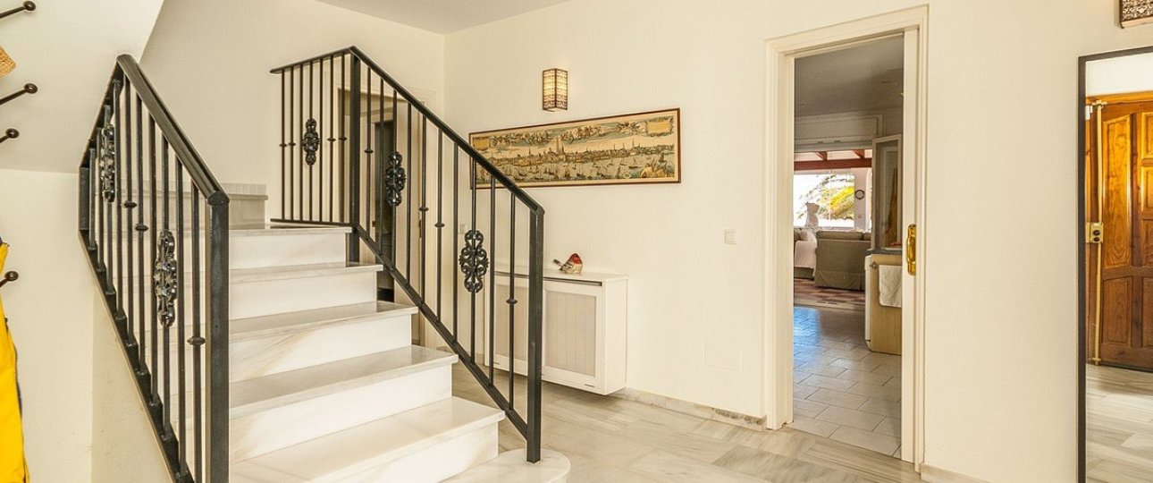 Resale - Villa - Marbella - Marbesa