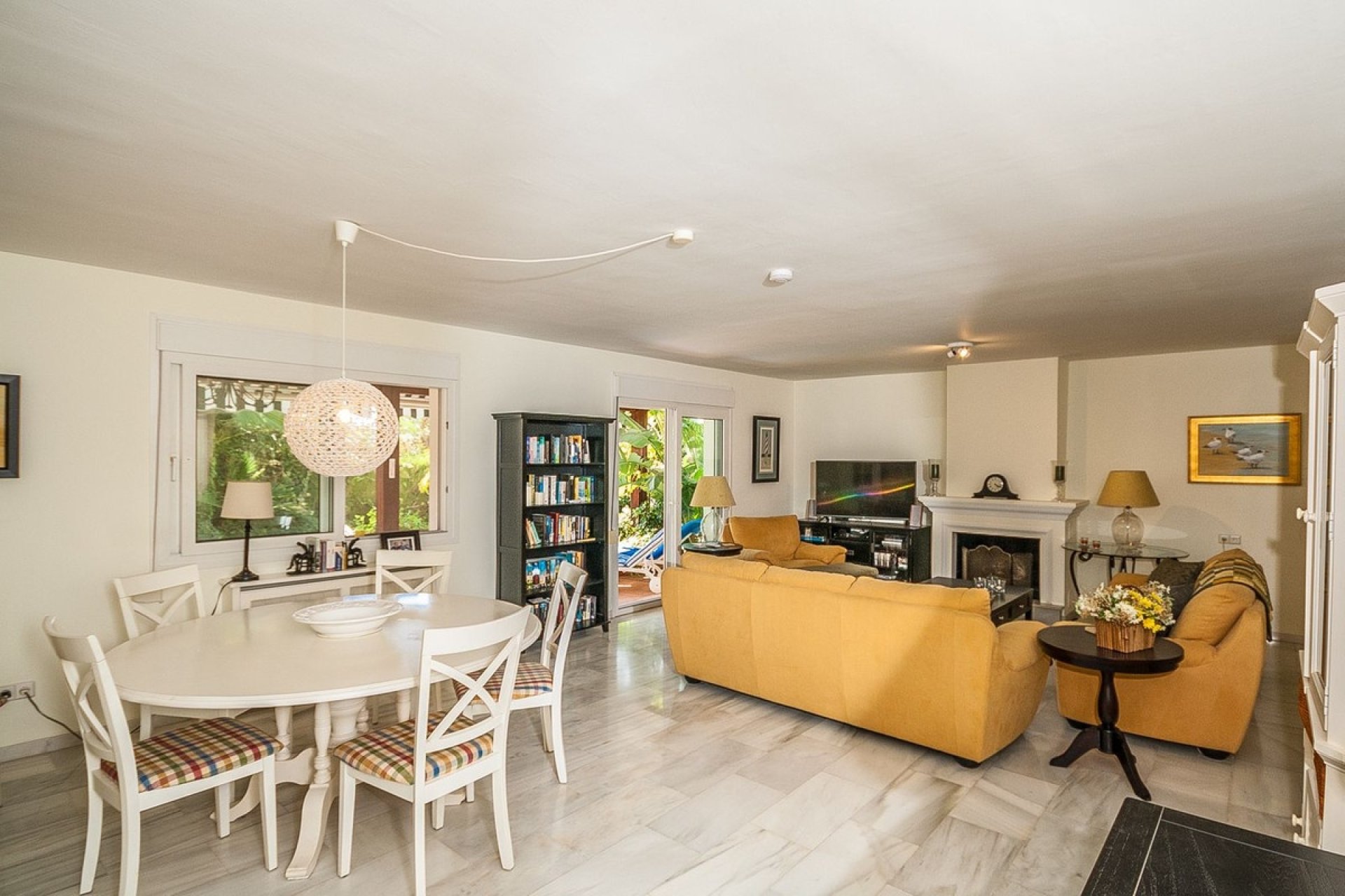 Resale - Villa - Marbella - Marbesa