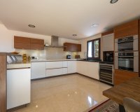 Resale - Villa - Marbella - Marbesa