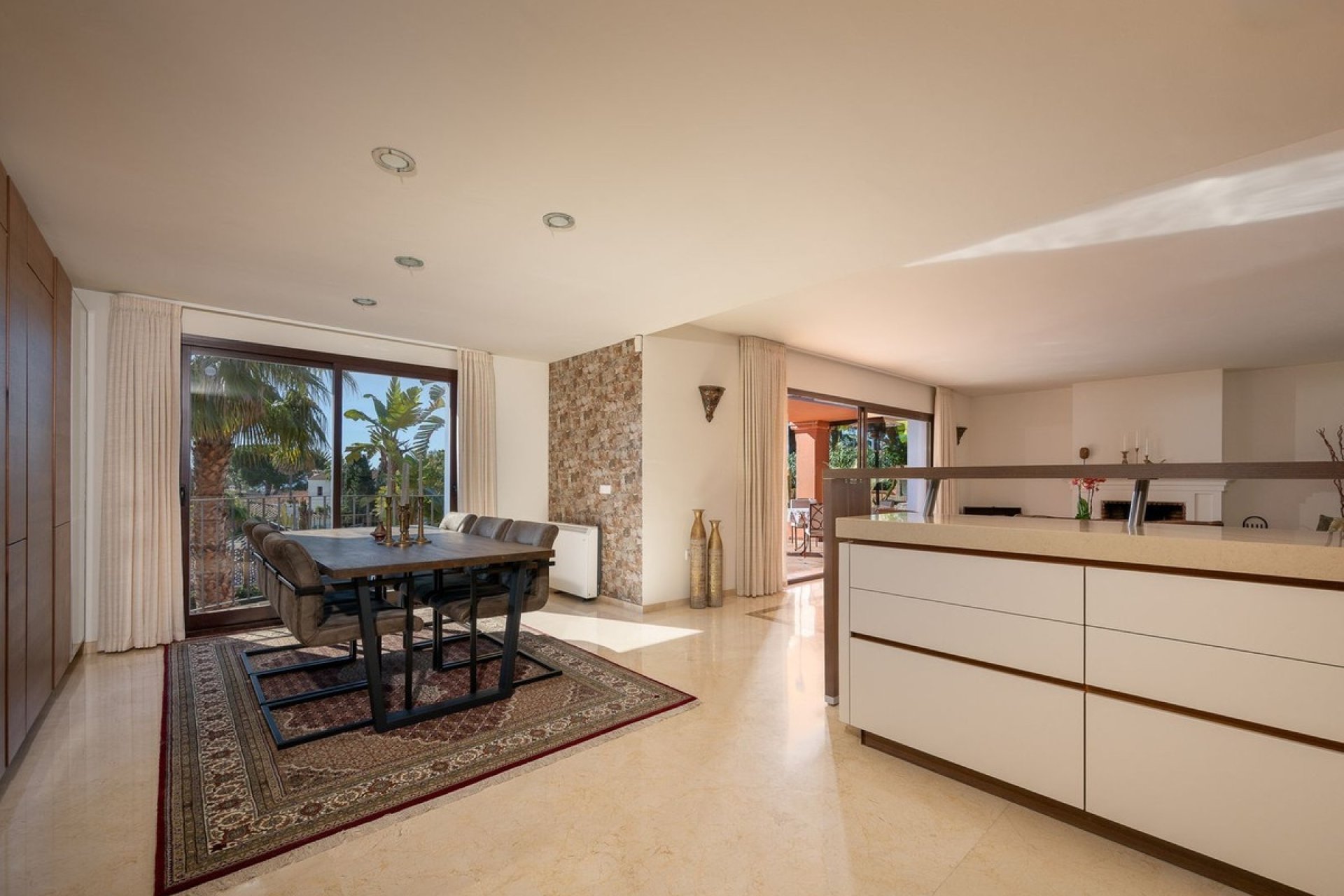 Resale - Villa - Marbella - Marbesa