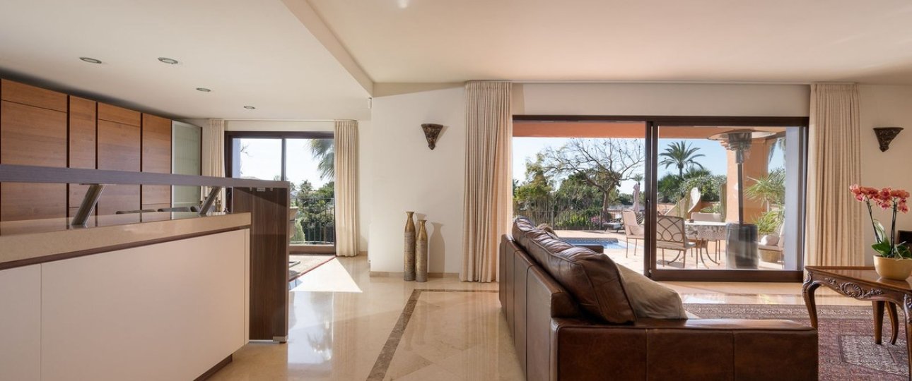 Resale - Villa - Marbella - Marbesa