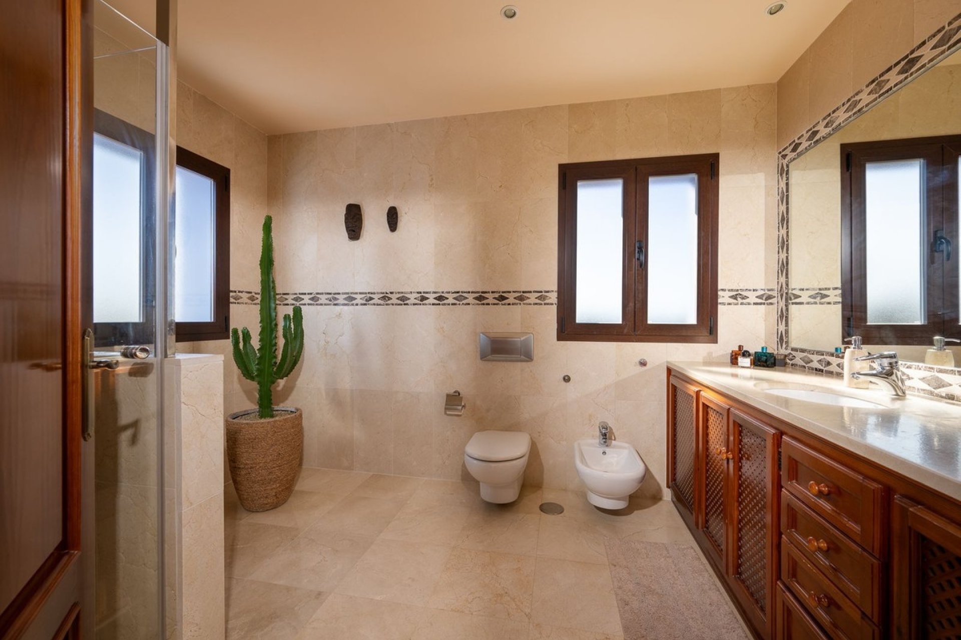 Resale - Villa - Marbella - Marbesa
